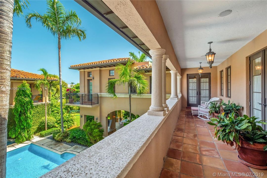OPEN PATIO OFF SECOND FLOOR