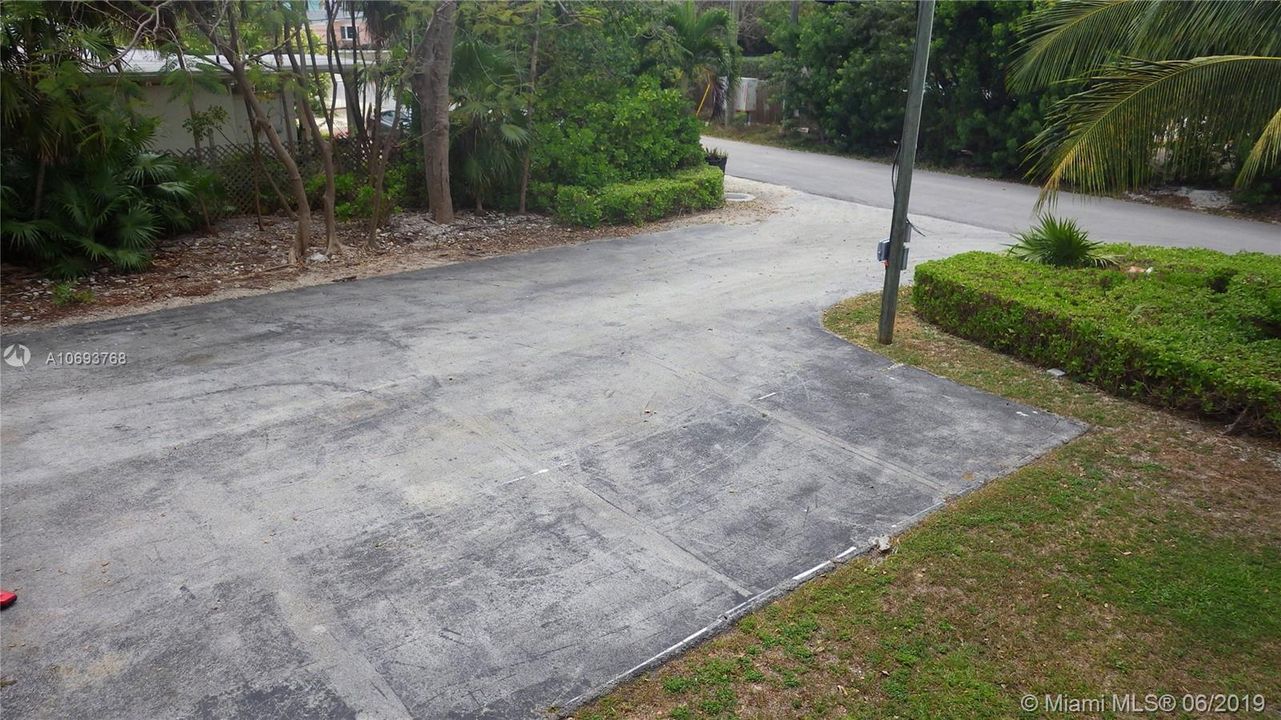 Recently Sold: $2,750,000 (0 beds, 0 baths, 10288 Square Feet)