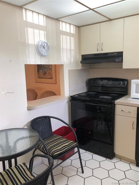 Vendido Recientemente: $30,000 (1 camas, 1 baños, 640 Pies cuadrados)