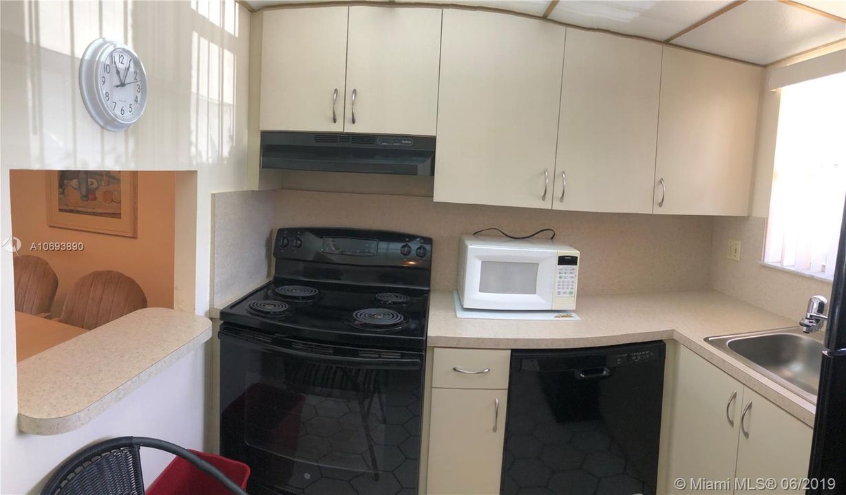 Vendido Recientemente: $30,000 (1 camas, 1 baños, 640 Pies cuadrados)