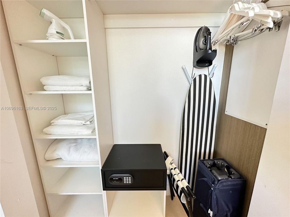 For Rent: $5,750 (1 beds, 1 baths, 0 Square Feet)