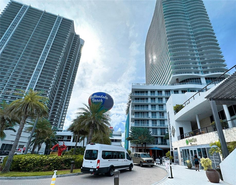 For Rent: $5,750 (1 beds, 1 baths, 0 Square Feet)