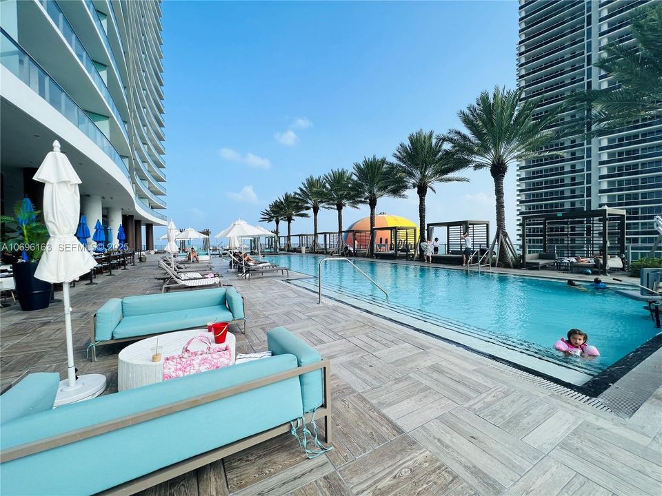 For Rent: $5,750 (1 beds, 1 baths, 0 Square Feet)