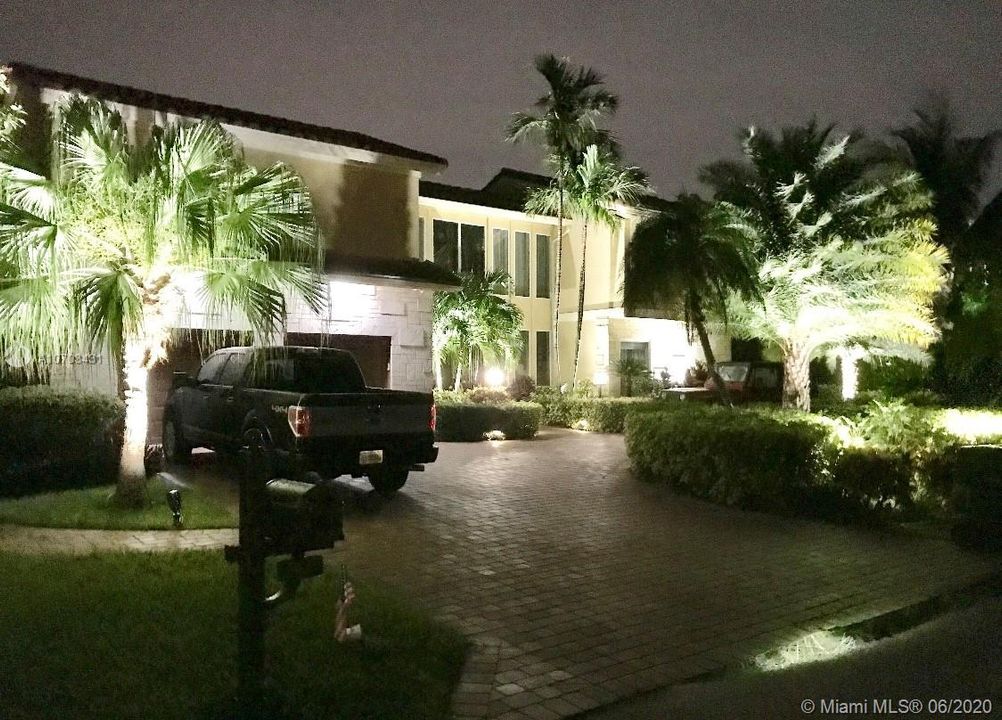 Recently Sold: $1,645,000 (4 beds, 4 baths, 3667 Square Feet)