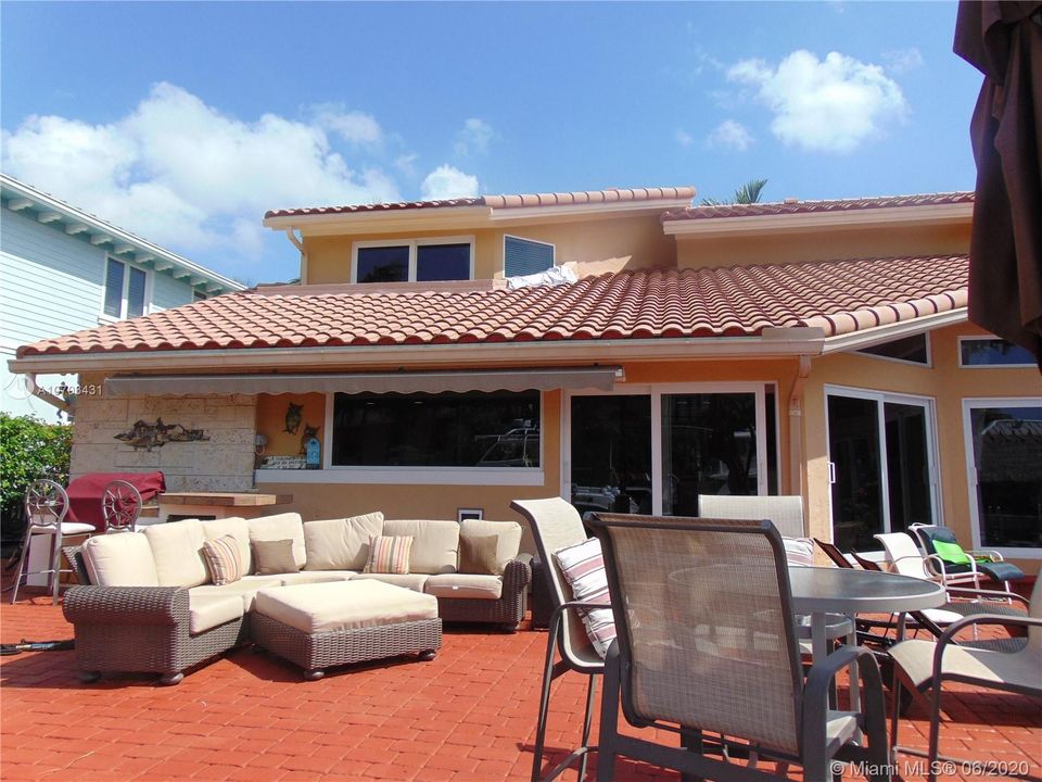 Recently Sold: $1,645,000 (4 beds, 4 baths, 3667 Square Feet)