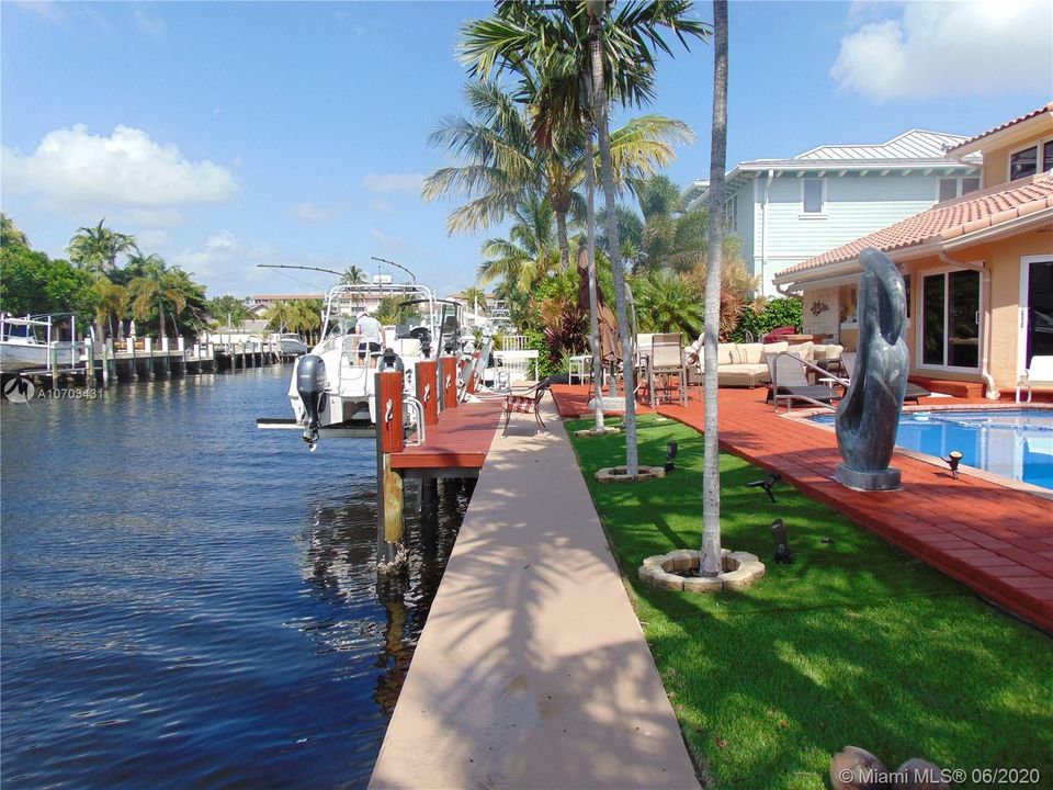 Recently Sold: $1,645,000 (4 beds, 4 baths, 3667 Square Feet)