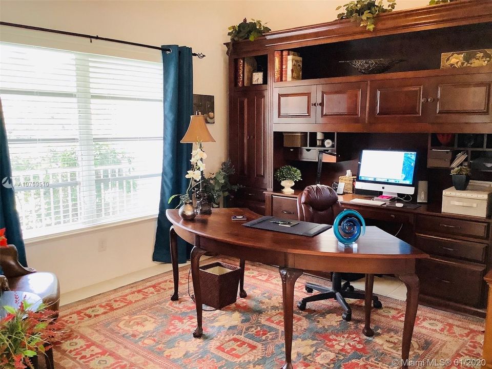 Recently Sold: $479,900 (3 beds, 2 baths, 2606 Square Feet)