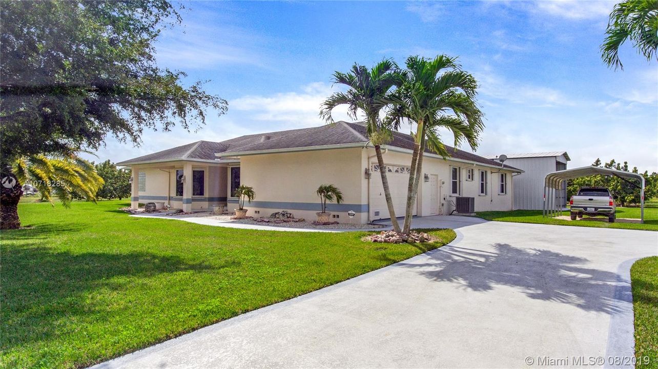 Vendido Recientemente: $739,999 (4 camas, 3 baños, 4323 Pies cuadrados)