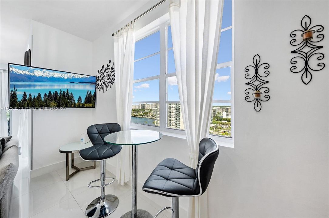 For Rent: $8,500 (3 beds, 2 baths, 1926 Square Feet)