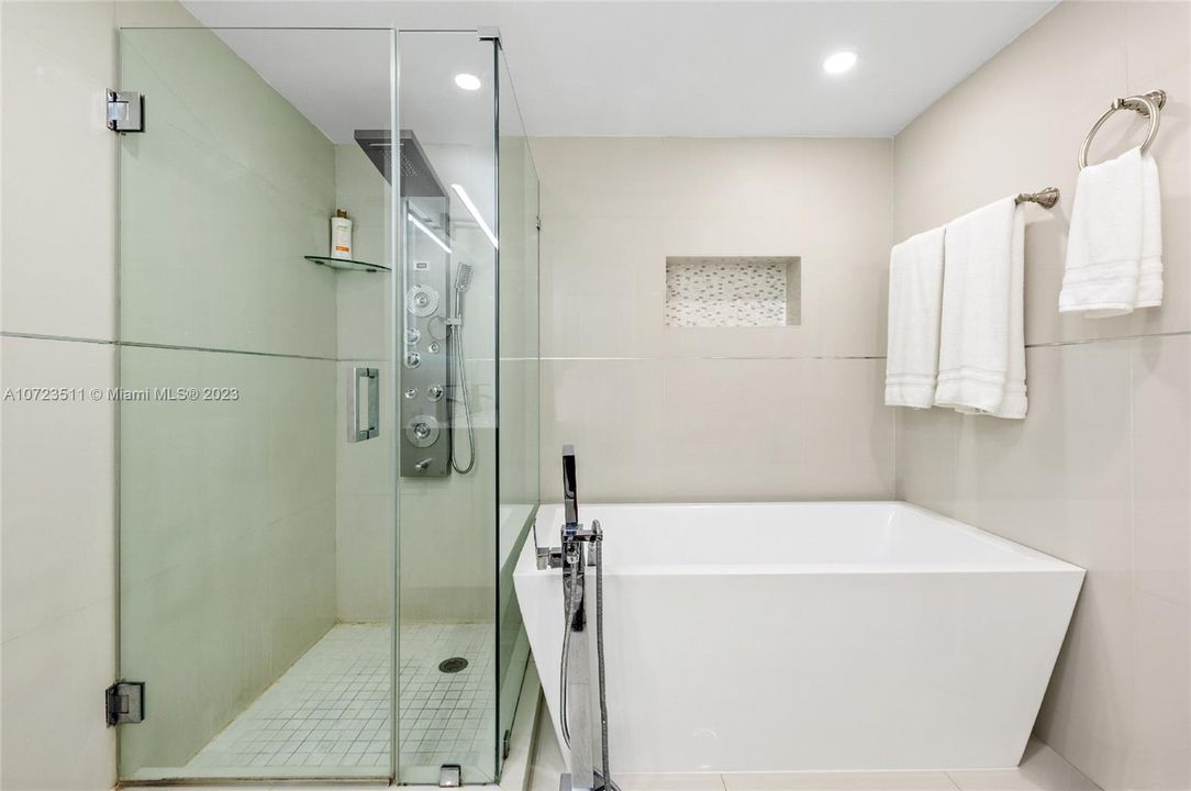 For Rent: $8,500 (3 beds, 2 baths, 1926 Square Feet)