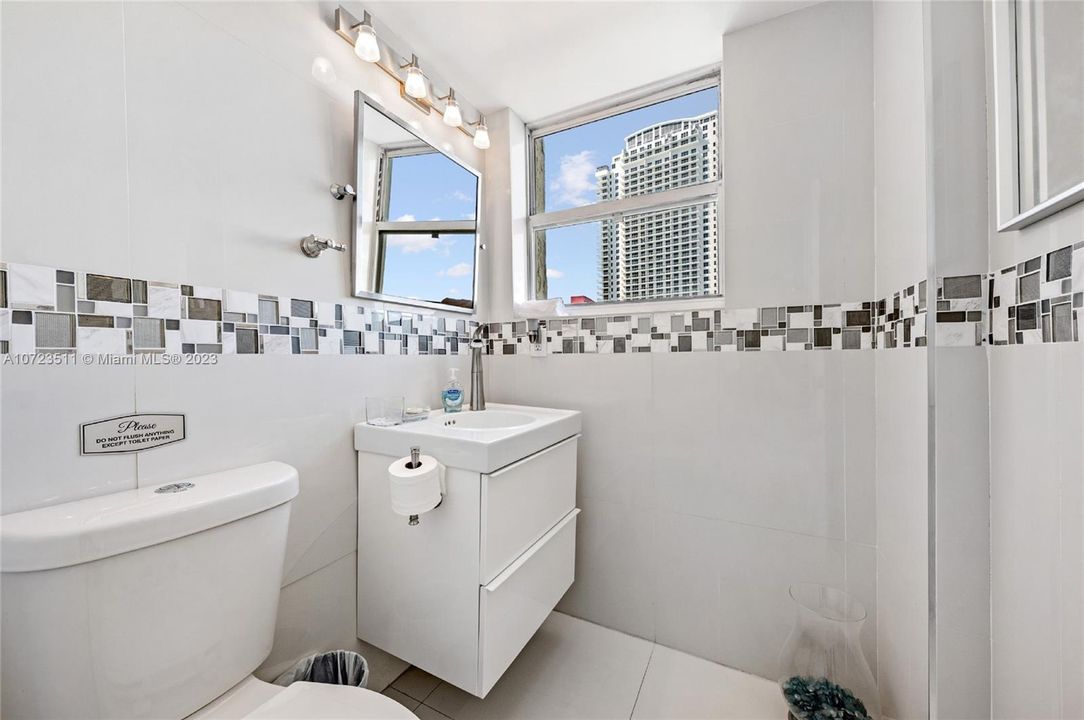 For Rent: $8,500 (3 beds, 2 baths, 1926 Square Feet)