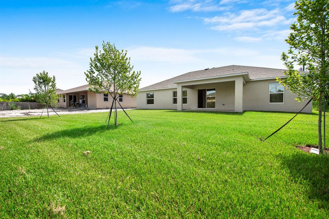 4586 SW Image - Exteriors Resized 2 (5 o