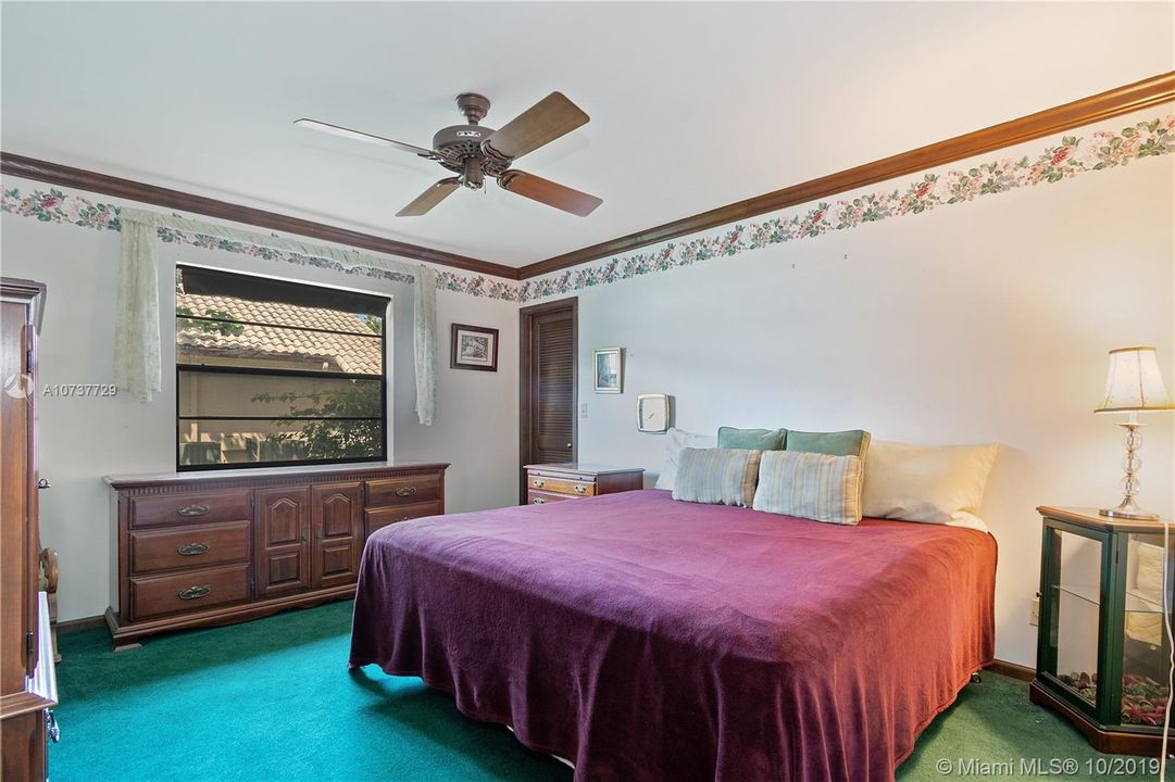 Vendido Recientemente: $695,000 (4 camas, 3 baños, 3220 Pies cuadrados)