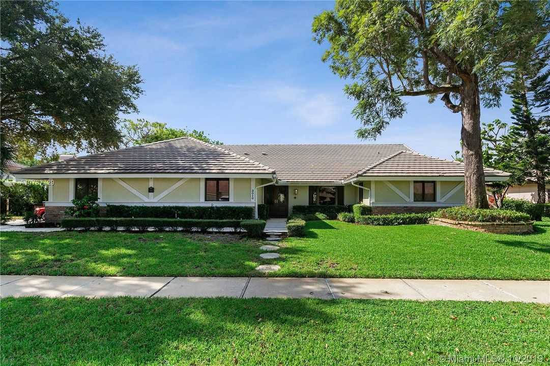 Vendido Recientemente: $695,000 (4 camas, 3 baños, 3220 Pies cuadrados)
