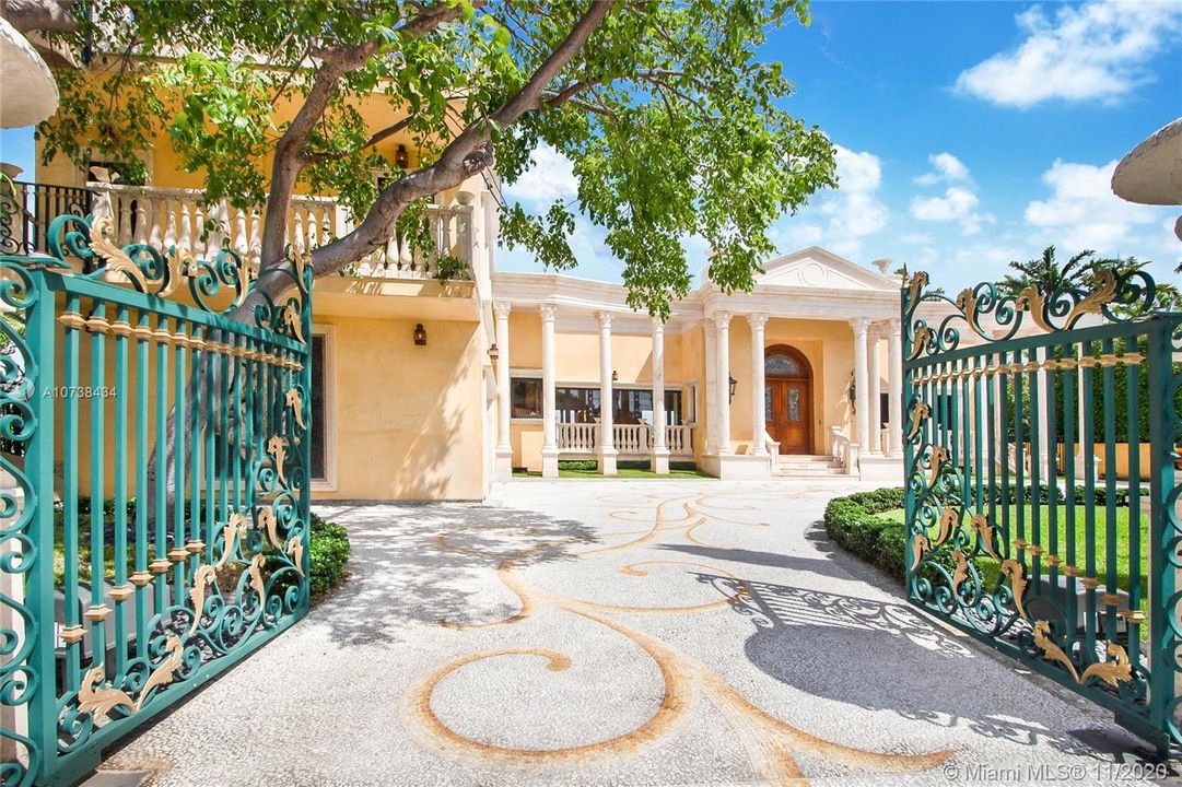 Recently Sold: $13,500,000 (5 beds, 5 baths, 3605 Square Feet)