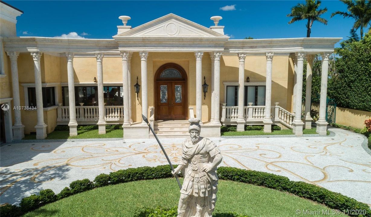 Recently Sold: $13,500,000 (5 beds, 5 baths, 3605 Square Feet)