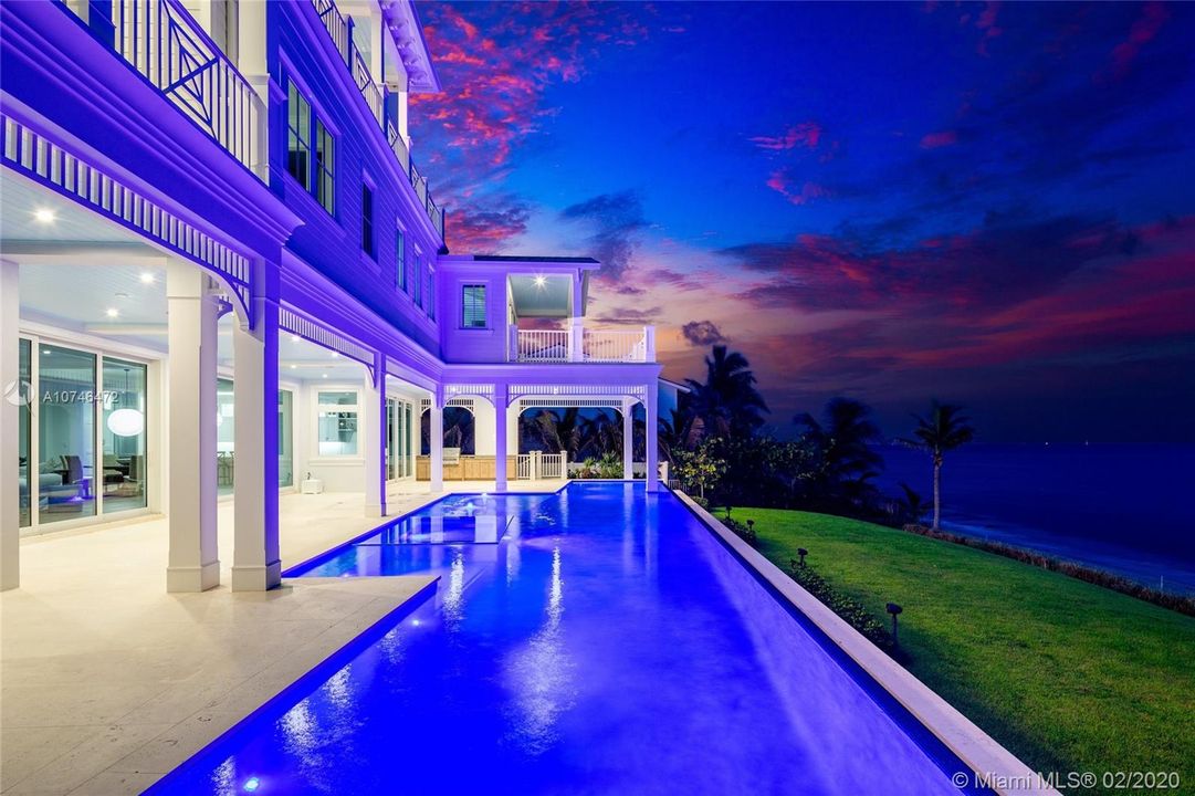 Vendido Recientemente: $17,495,000 (7 camas, 7 baños, 8000 Pies cuadrados)