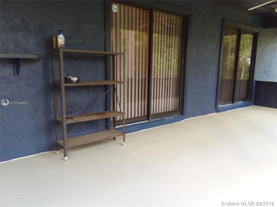 Vendido Recientemente: $285,000 (3 camas, 2 baños, 1303 Pies cuadrados)