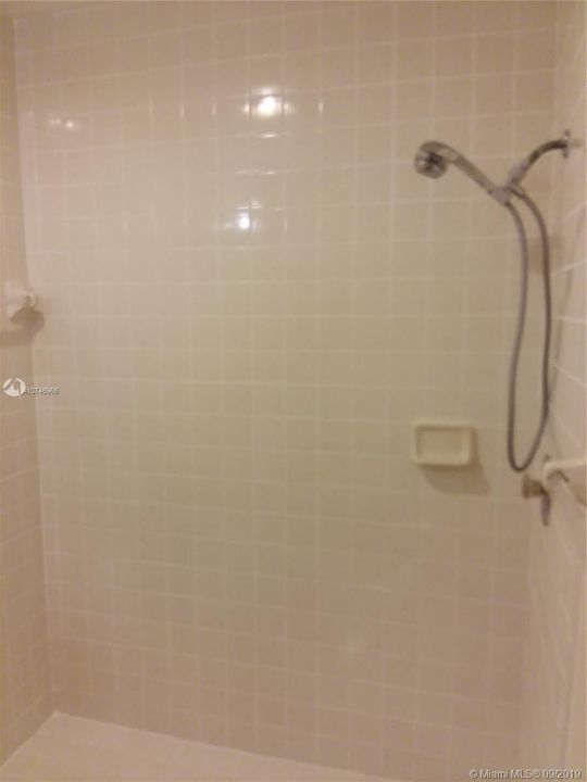 Vendido Recientemente: $285,000 (3 camas, 2 baños, 1303 Pies cuadrados)