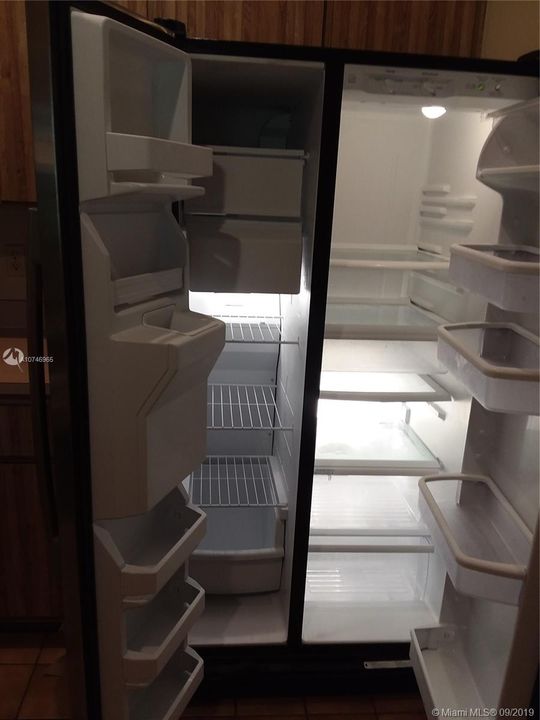 Vendido Recientemente: $285,000 (3 camas, 2 baños, 1303 Pies cuadrados)