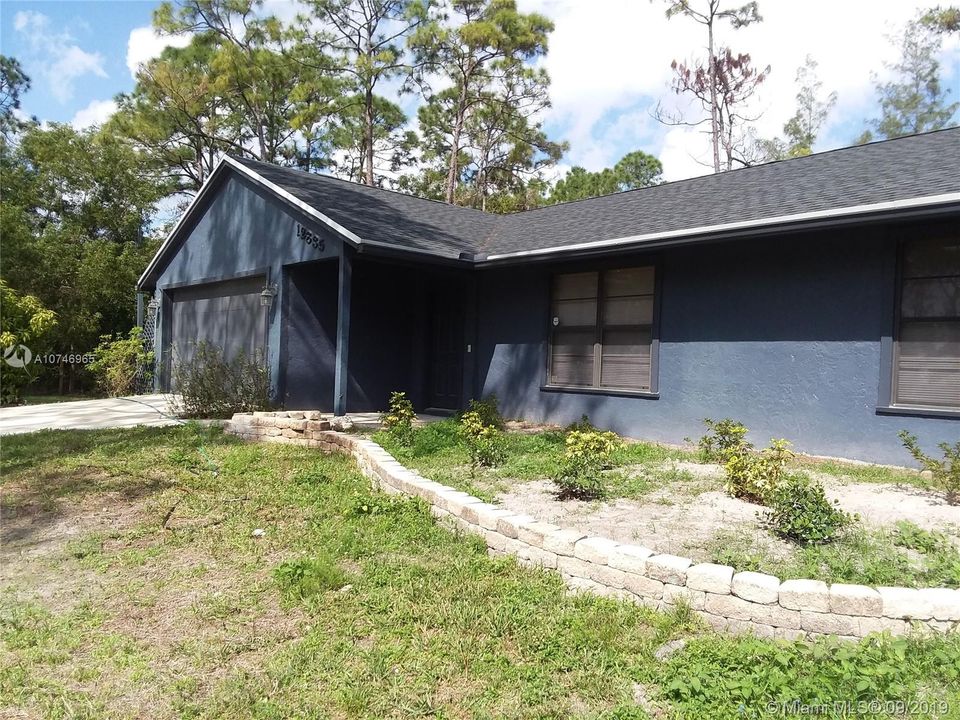 Vendido Recientemente: $285,000 (3 camas, 2 baños, 1303 Pies cuadrados)