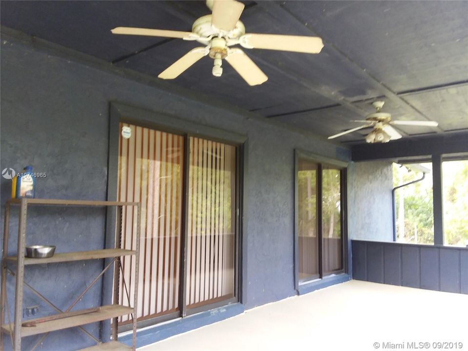 Vendido Recientemente: $285,000 (3 camas, 2 baños, 1303 Pies cuadrados)