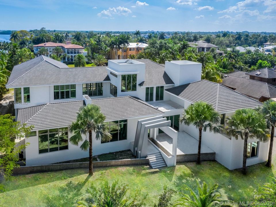 Vendido Recientemente: $17,750,000 (9 camas, 11 baños, 16799 Pies cuadrados)