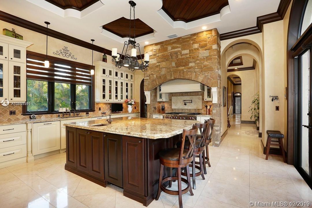 Recently Rented: $20,000 (9 beds, 9 baths, 6529 Square Feet)