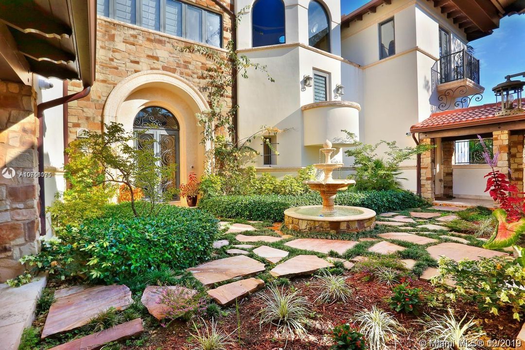 Recently Rented: $20,000 (9 beds, 9 baths, 6529 Square Feet)