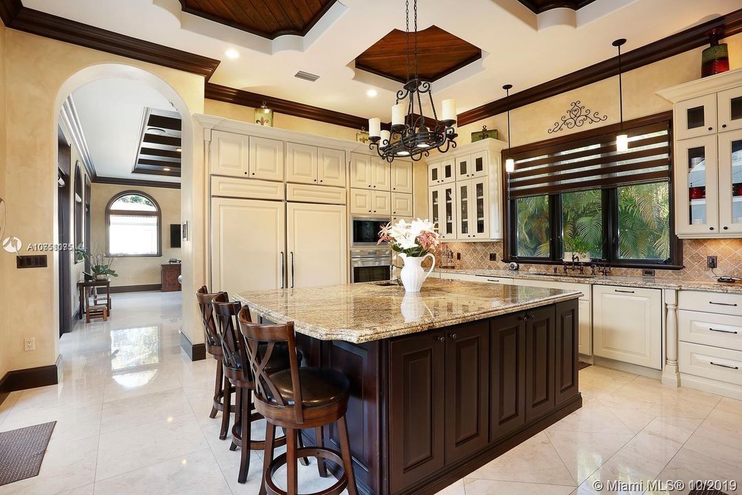 Recently Rented: $20,000 (9 beds, 9 baths, 6529 Square Feet)