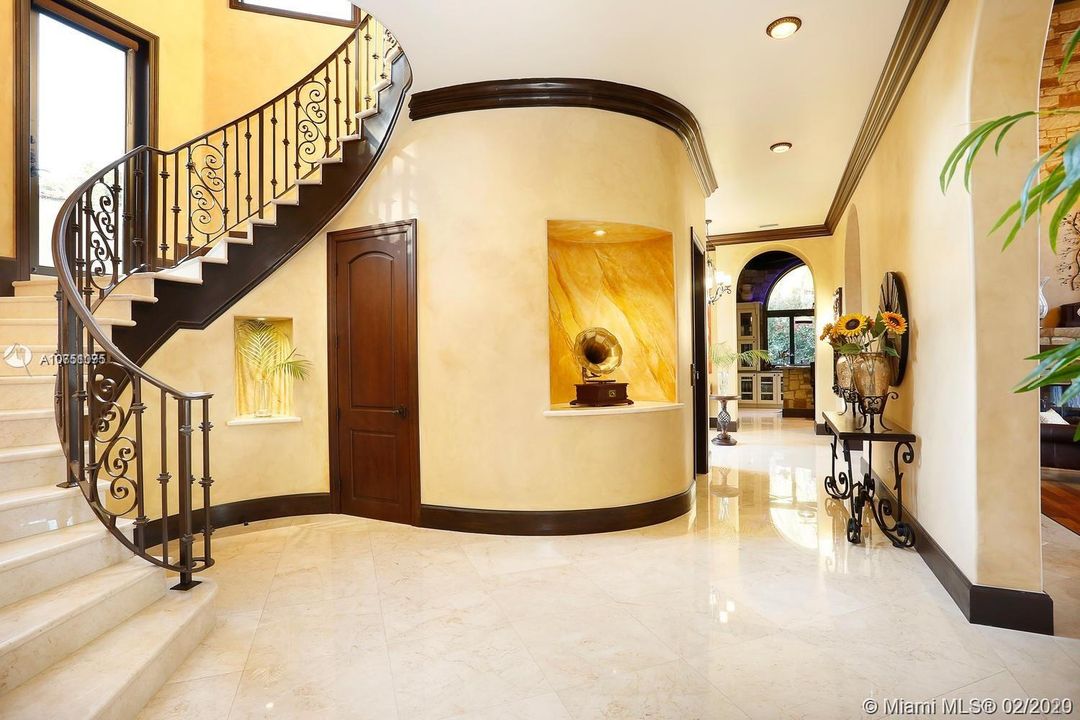 Recently Rented: $20,000 (9 beds, 9 baths, 6529 Square Feet)