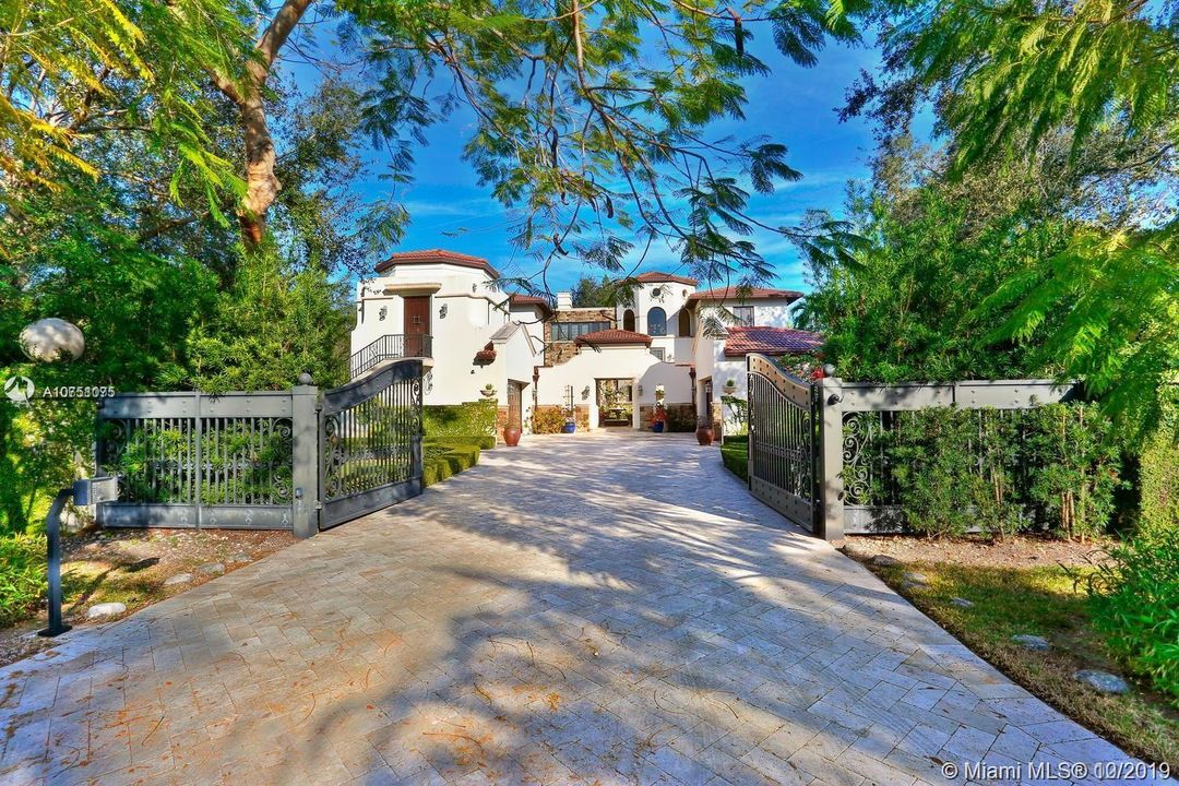 Recently Rented: $20,000 (9 beds, 9 baths, 6529 Square Feet)