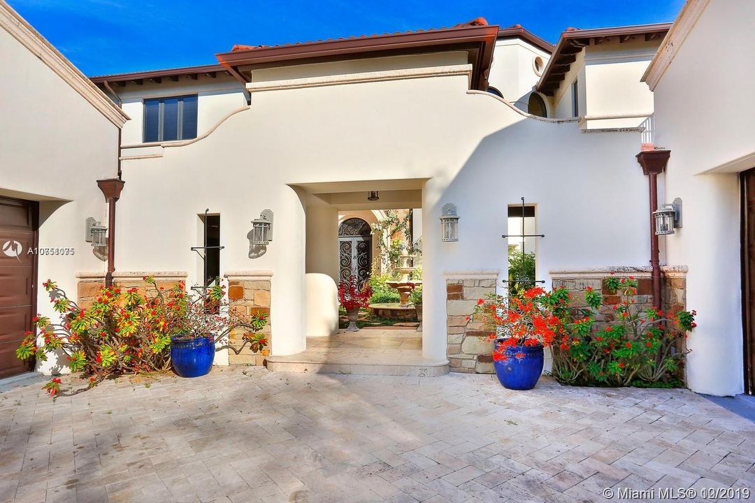 Recently Rented: $20,000 (9 beds, 9 baths, 6529 Square Feet)