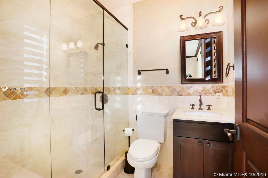 Recently Rented: $20,000 (9 beds, 9 baths, 6529 Square Feet)