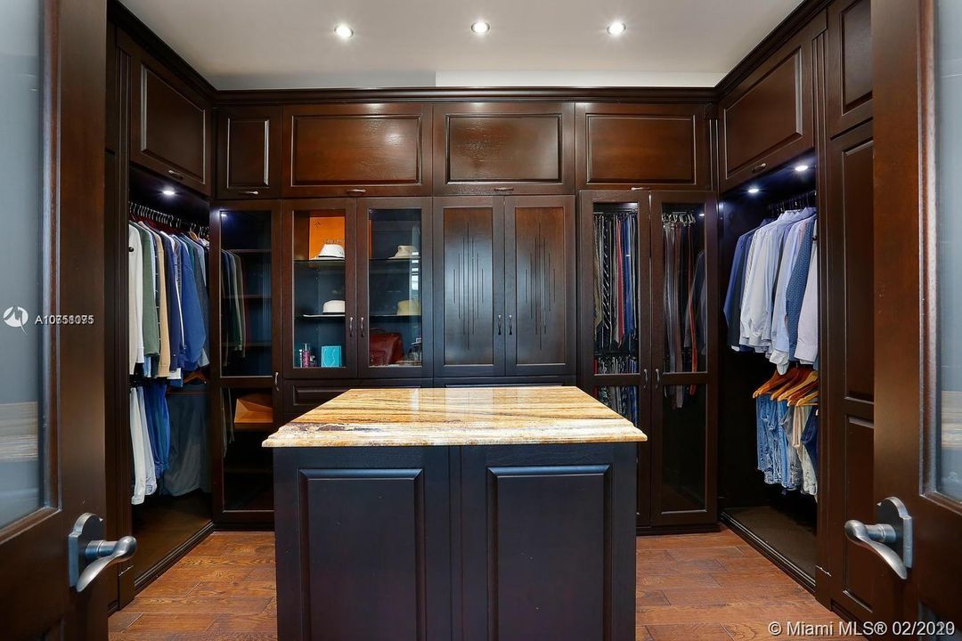Recently Rented: $20,000 (9 beds, 9 baths, 6529 Square Feet)