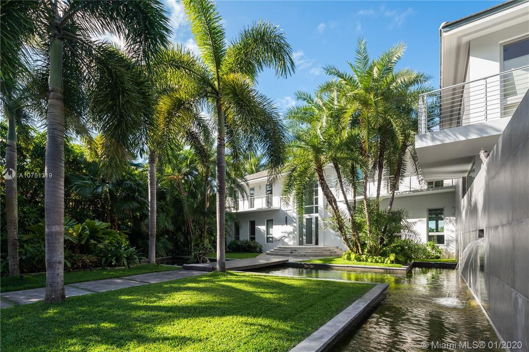 Recientemente alquilado: $75,000 (8 camas, 9 baños, 9984 Pies cuadrados)