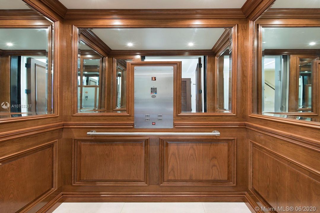 Recently Sold: $19,999,000 (8 beds, 8 baths, 6342 Square Feet)
