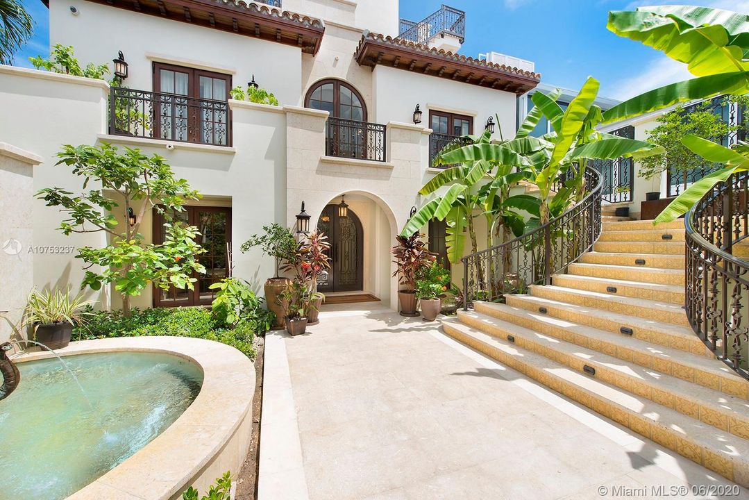 Recently Sold: $19,999,000 (8 beds, 8 baths, 6342 Square Feet)
