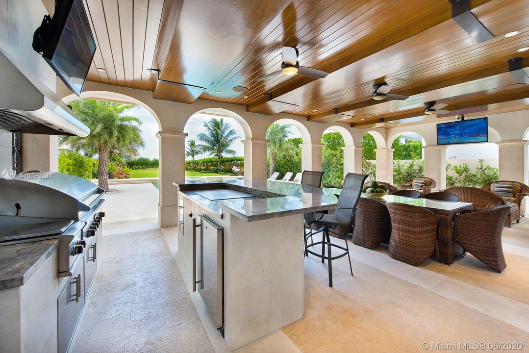 Recently Sold: $19,999,000 (8 beds, 8 baths, 6342 Square Feet)