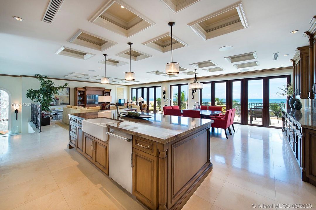 Recently Sold: $19,999,000 (8 beds, 8 baths, 6342 Square Feet)