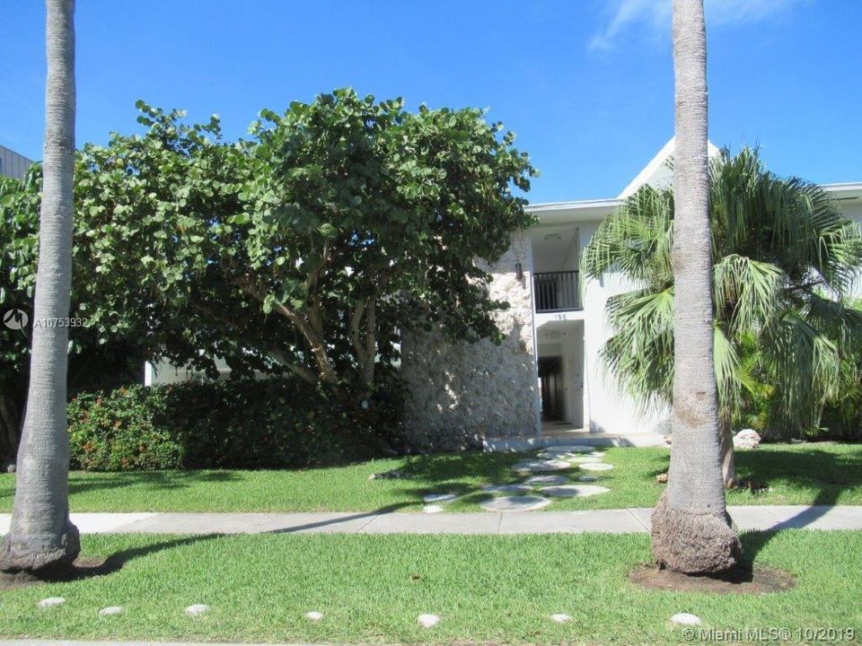 Recently Sold: $389,000 (2 beds, 1 baths, 1261 Square Feet)
