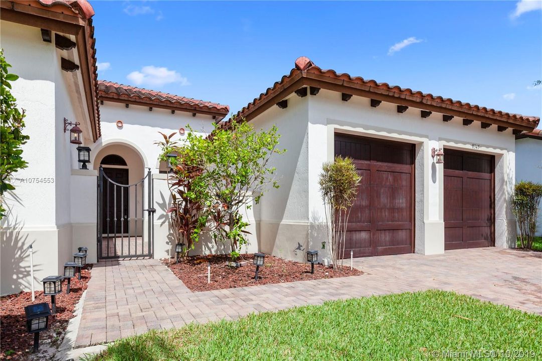 Recently Rented: $4,900 (5 beds, 3 baths, 3340 Square Feet)