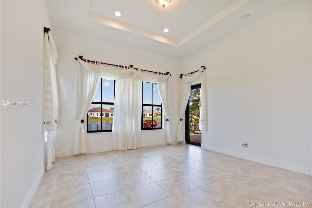 Recently Rented: $4,900 (5 beds, 3 baths, 3340 Square Feet)