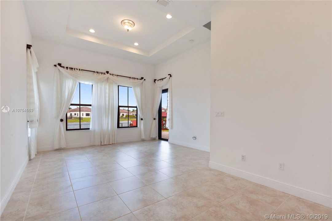 Recently Rented: $4,900 (5 beds, 3 baths, 3340 Square Feet)