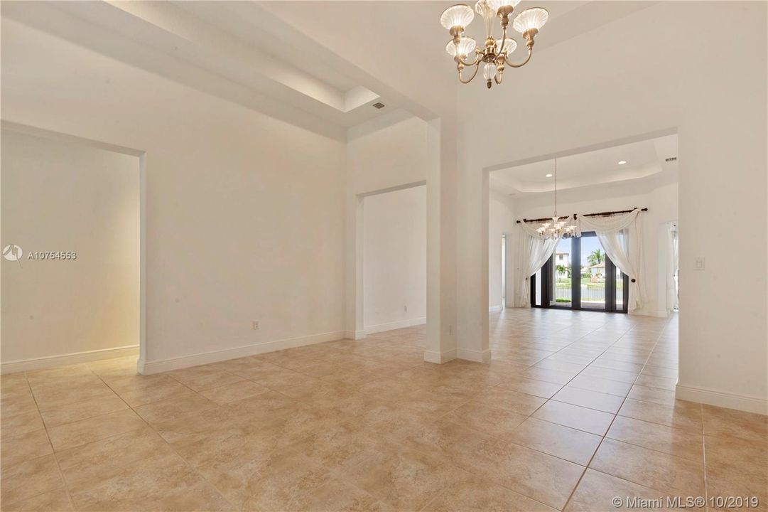 Recently Rented: $4,900 (5 beds, 3 baths, 3340 Square Feet)