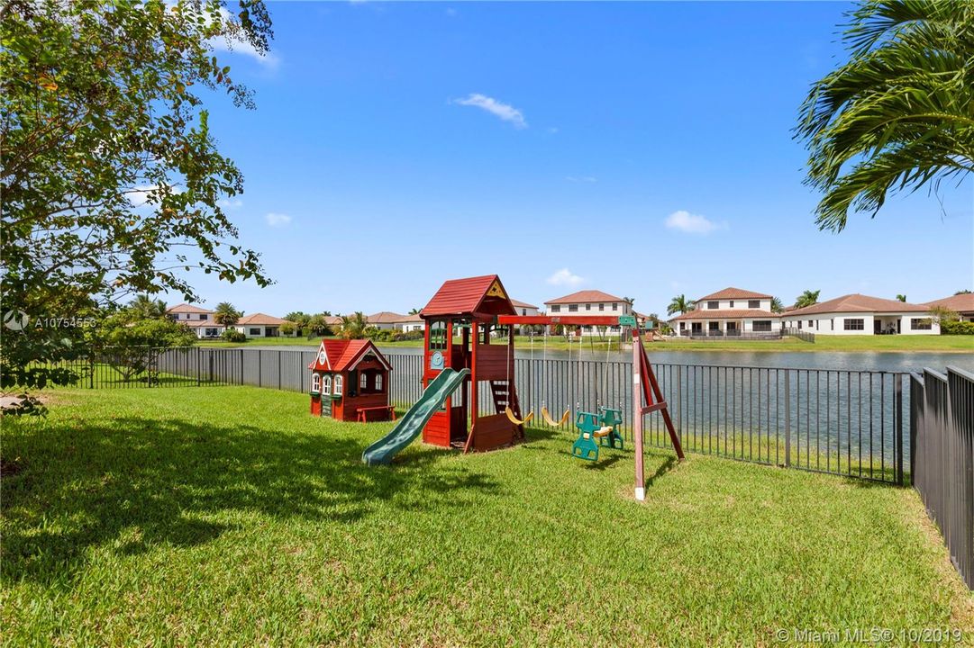 Recently Rented: $4,900 (5 beds, 3 baths, 3340 Square Feet)