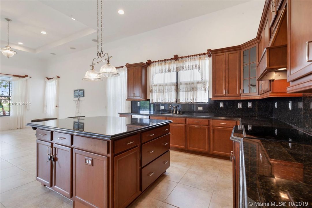 Recently Rented: $4,900 (5 beds, 3 baths, 3340 Square Feet)
