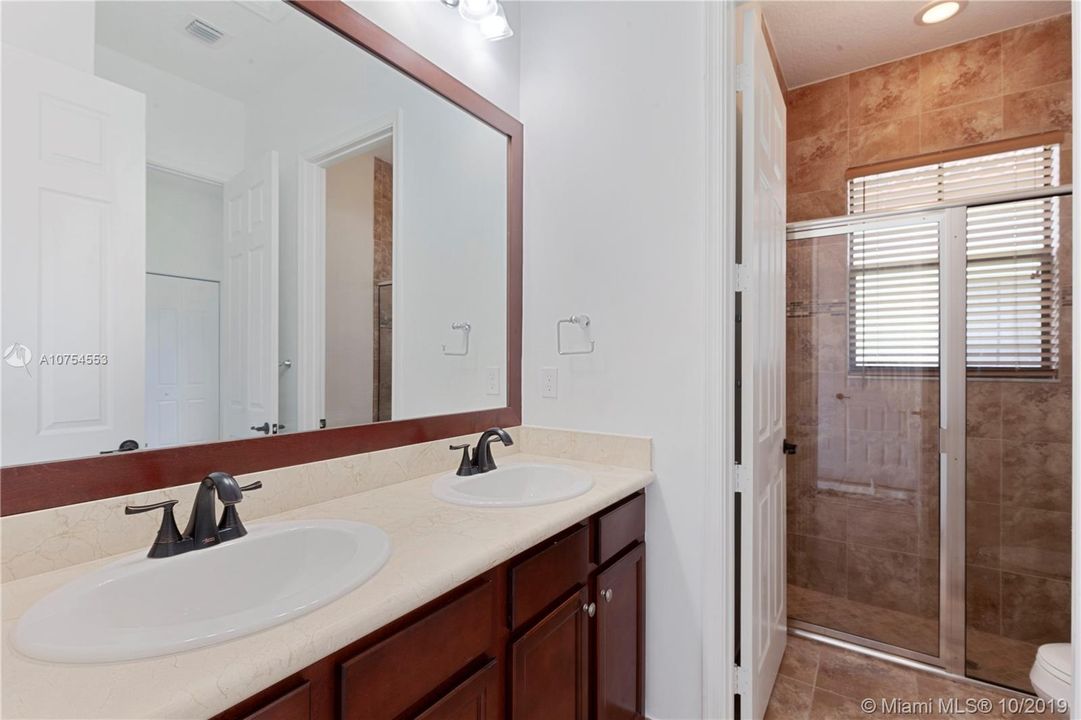 Recently Rented: $4,900 (5 beds, 3 baths, 3340 Square Feet)
