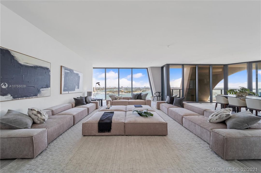 Recently Sold: $7,390,000 (4 beds, 5 baths, 4600 Square Feet)