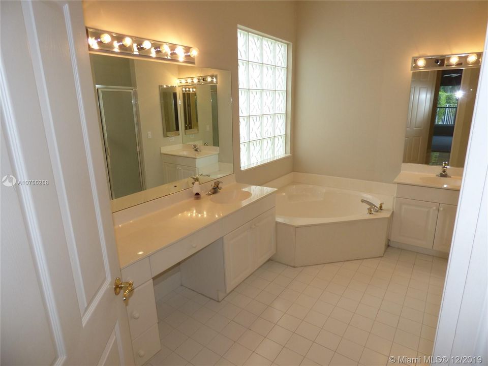 Recently Sold: $149,000 (2 beds, 2 baths, 1820 Square Feet)